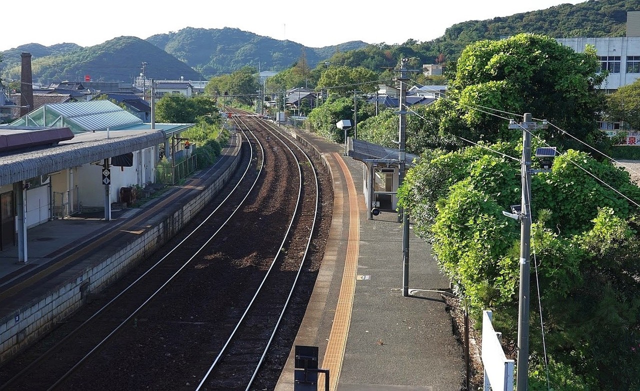 20200406_海の見える踏切_吉見駅